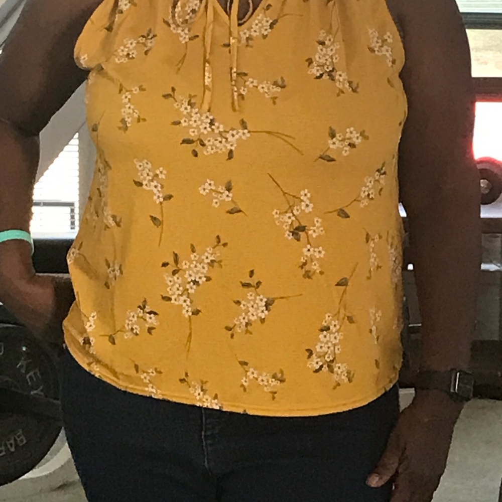 Melloday yellow with flower blouse